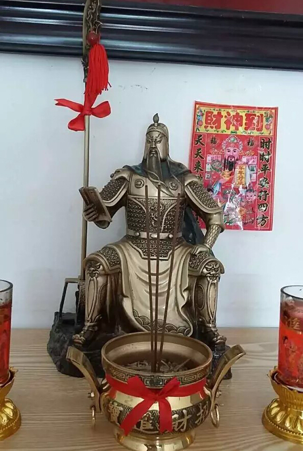 商人信奉铜关公的原因