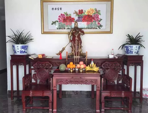 用户供奉关公铜像
