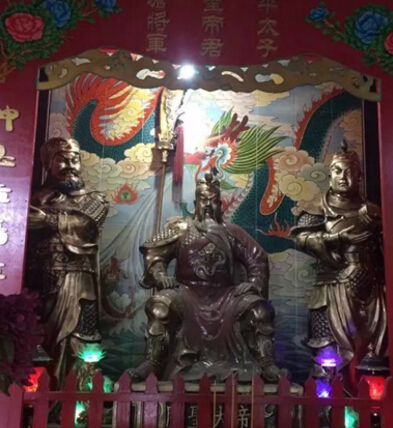 关公铜像